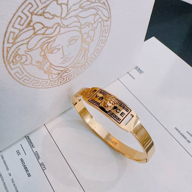 Versace bracelet 06yxh06